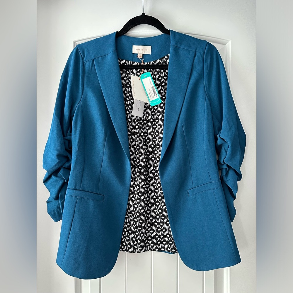 Skies are blue Raja collarless blazer